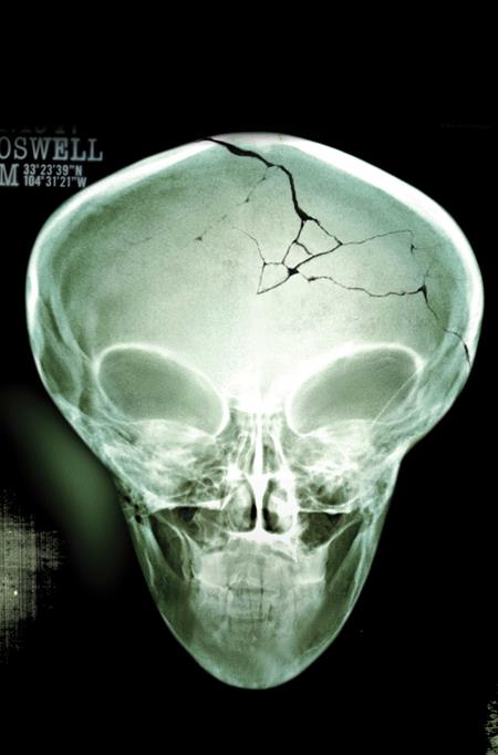 CVR H ROSWELL PHOTO FOIL VIRGIN VAR (2026-12-09)