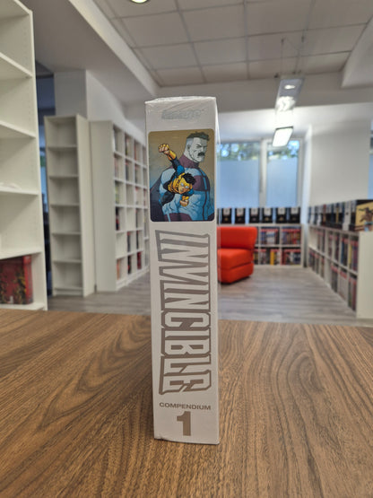 INVINCIBLE COMPENDIUM VOL. 1 (DENTED)