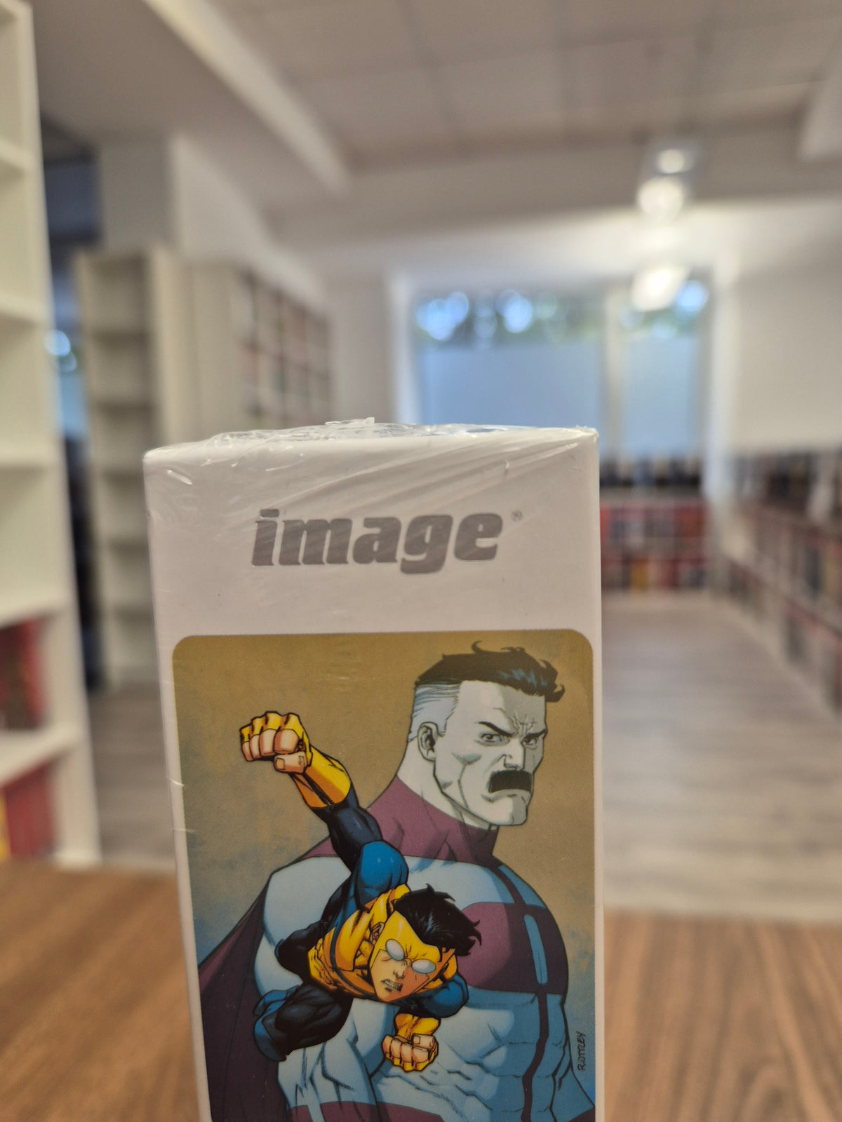 INVINCIBLE COMPENDIUM VOL. 1 (DENTED)