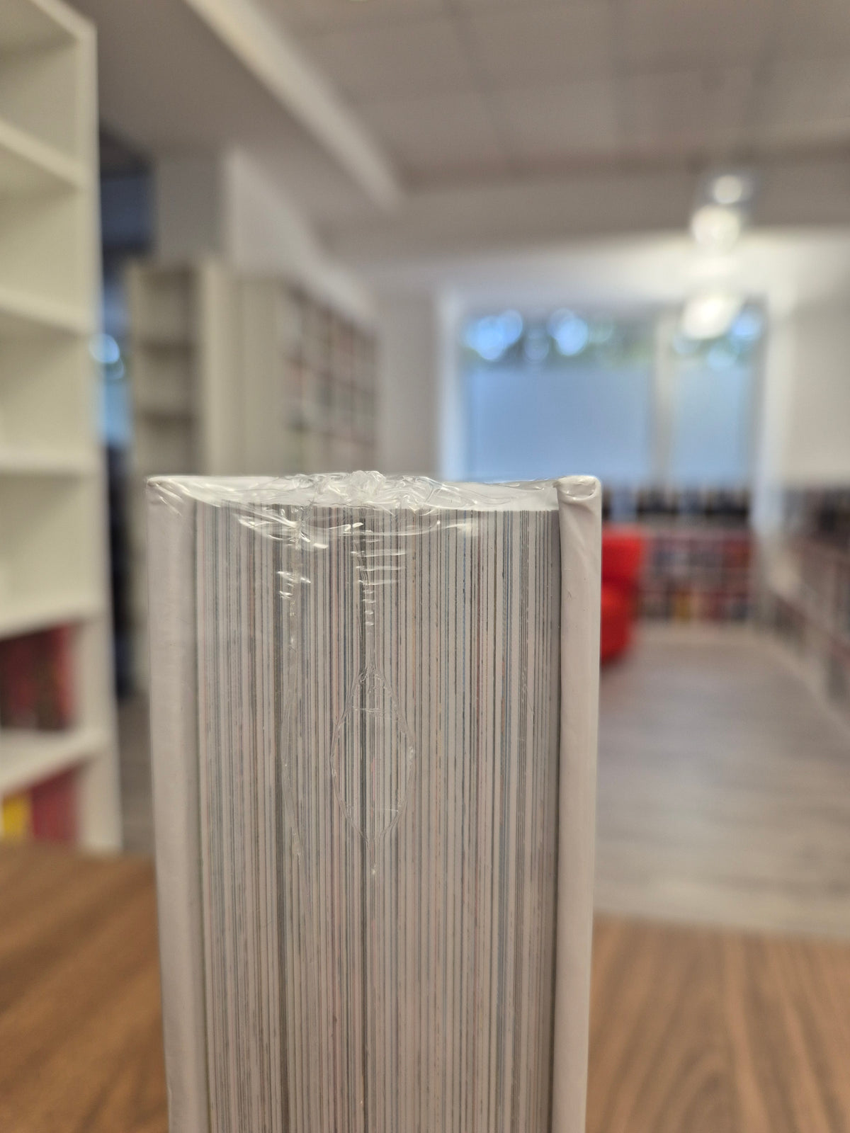 INVINCIBLE COMPENDIUM VOL. 1 (DENTED)