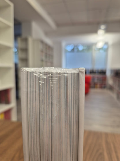INVINCIBLE COMPENDIUM VOL. 1 (DENTED)