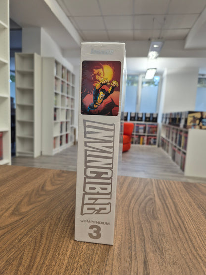 INVINCIBLE COMPENDIUM VOL. 3 (DENTED)