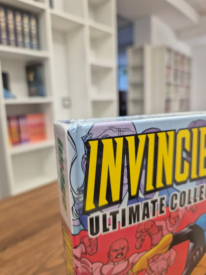 INVINCIBLE VOL. 3: ULTIMATE COLLECTION (DENTED)