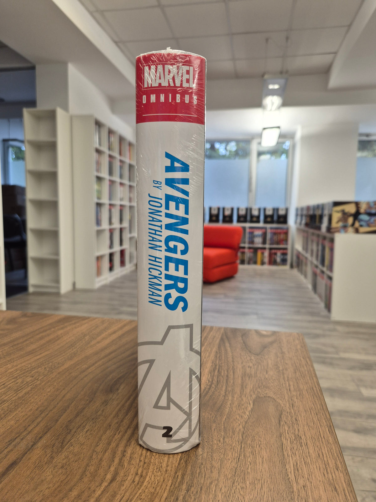 AVENGERS BY JONATHAN HICKMAN OMNIBUS VOL. 2 [NEW PRINTING] (DENTED)