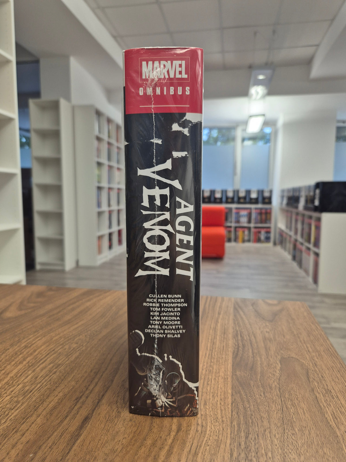 AGENT VENOM OMNIBUS (DENTED)