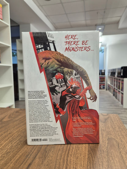 Batwoman Omnibus (2026 Edition) (DENTED)