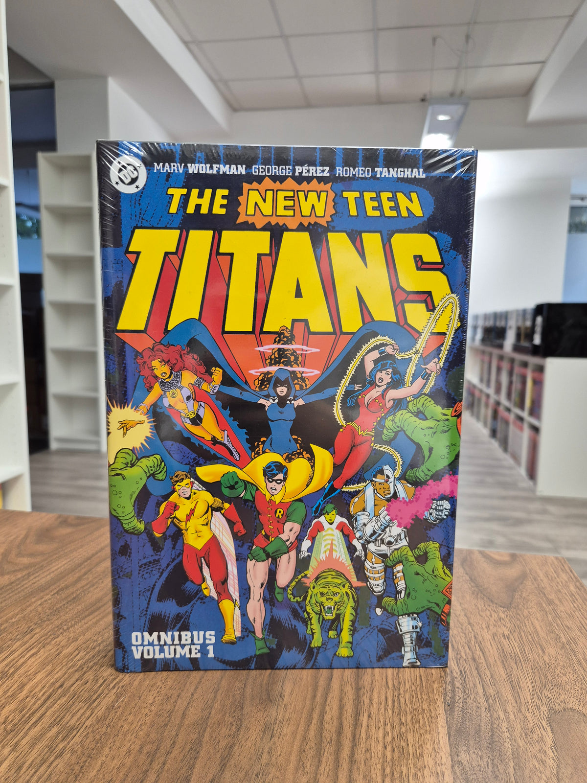 New Teen Titans Omnibus Vol. 1 (2022 Edition) (DENTED)