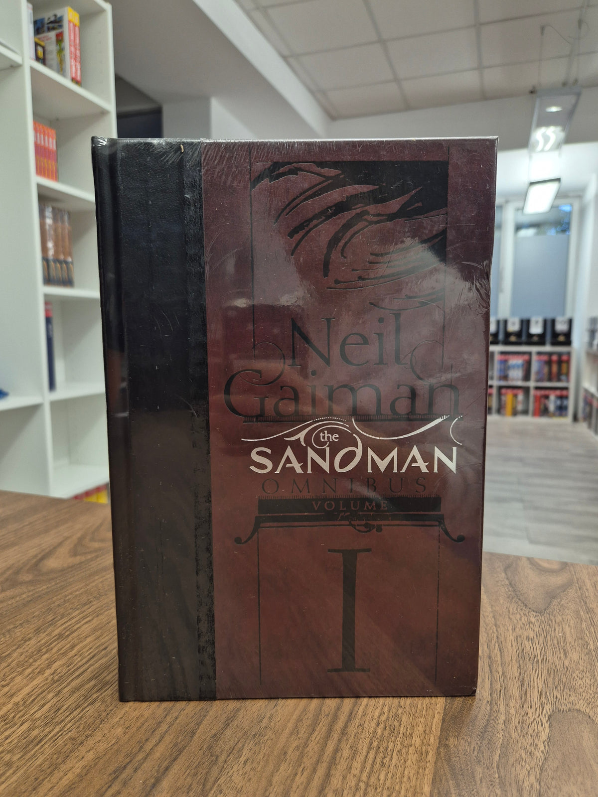 The Sandman Omnibus Vol. 1 (DENTED)