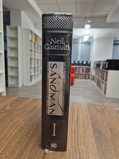 The Sandman Omnibus Vol. 1 (DENTED)