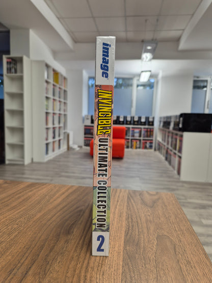 INVINCIBLE VOL. 2: ULTIMATE COLLECTION (DENTED)