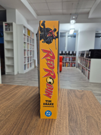 Red Robin: Tim Drake Compendium (DENTED)