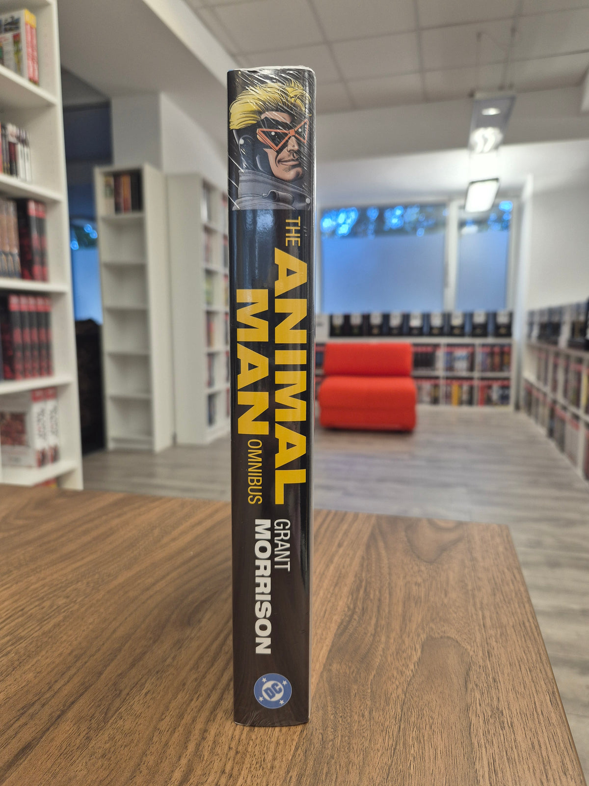 The Animal Man Omnibus (2022 Edition) (DENTED)