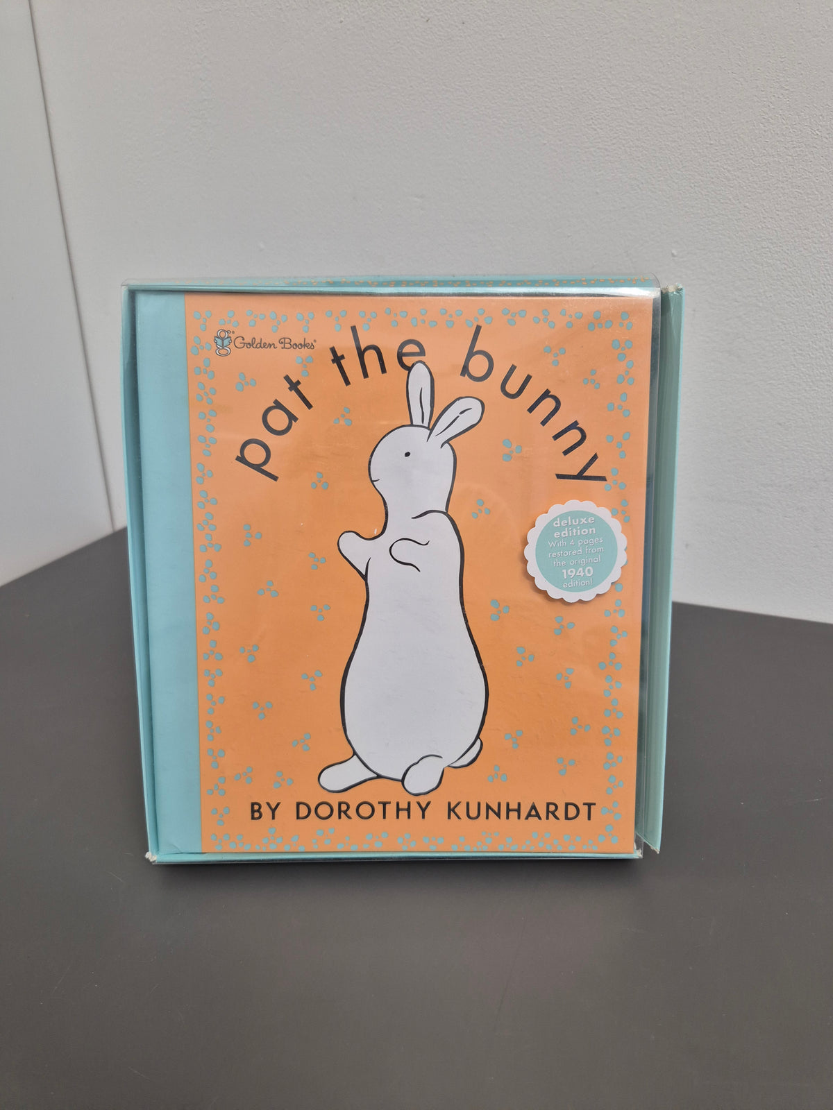 Pat the Bunny Deluxe Edition (Pat the Bunny) (DENTED)