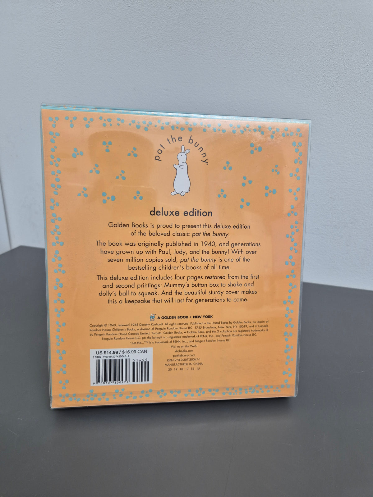 Pat the Bunny Deluxe Edition (Pat the Bunny) (DENTED)