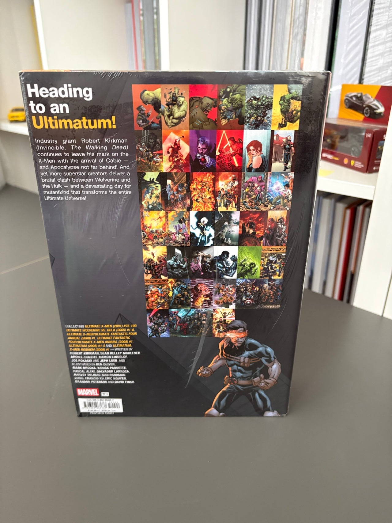 Ultimate X-Men Omnibus Vol. 3 (DENTED)