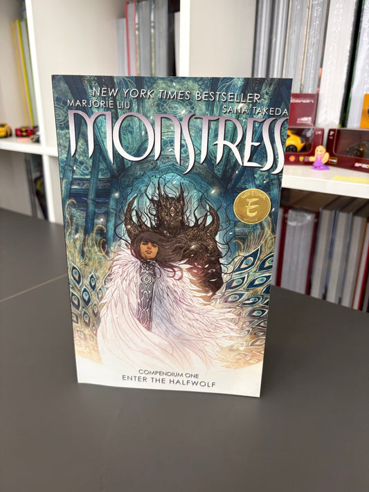 MONSTRESS COMPENDIUM VOL. 1 (DENTED)