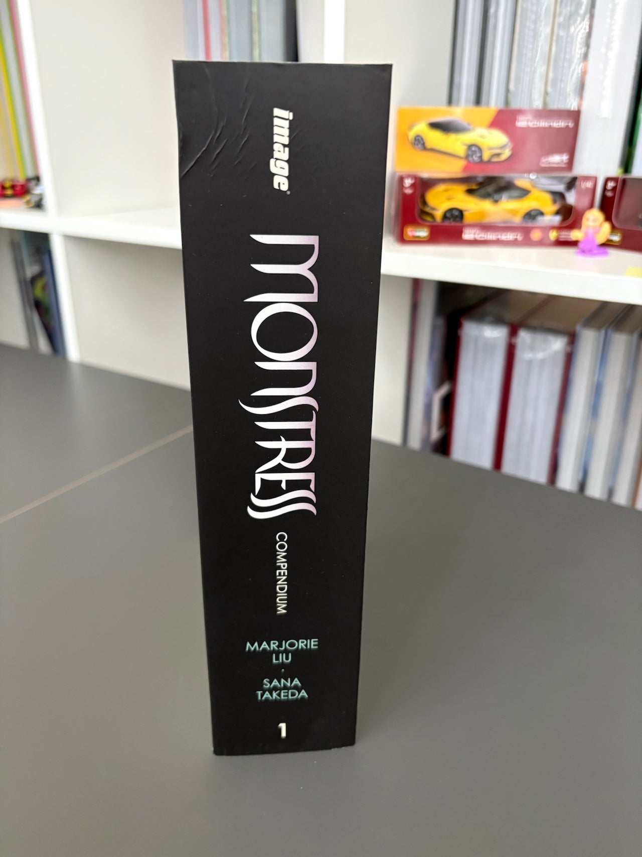 MONSTRESS COMPENDIUM VOL. 1 (DENTED)