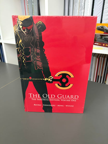 OLD GUARD VOL. 1: THE IMMORTAL EDITION (DENTED)