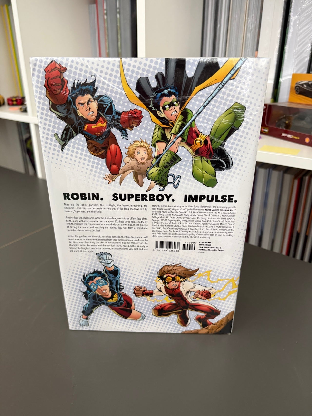Young Justice Omnibus Vol. 1 (DENTED)