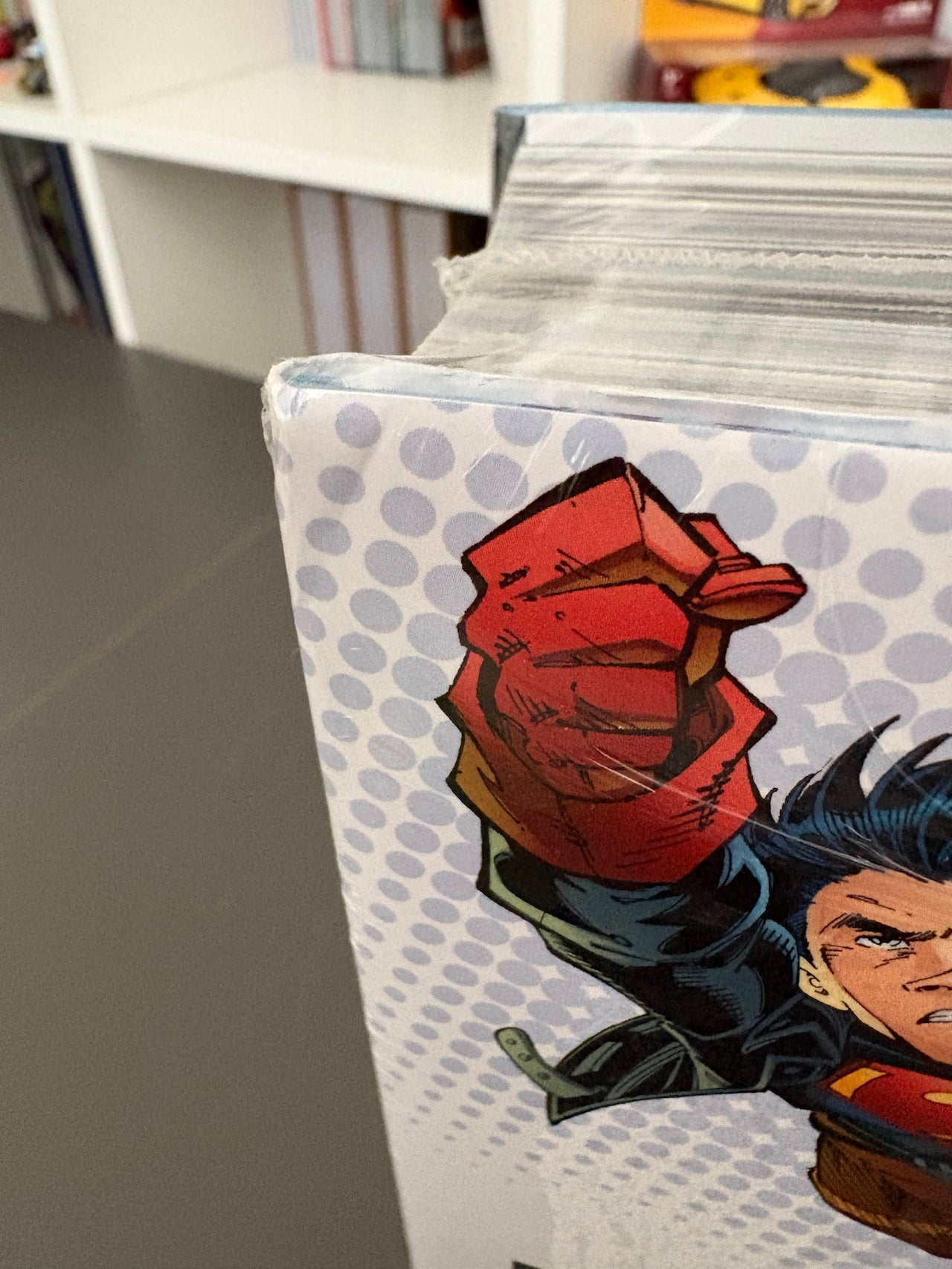 Young Justice Omnibus Vol. 1 (DENTED)