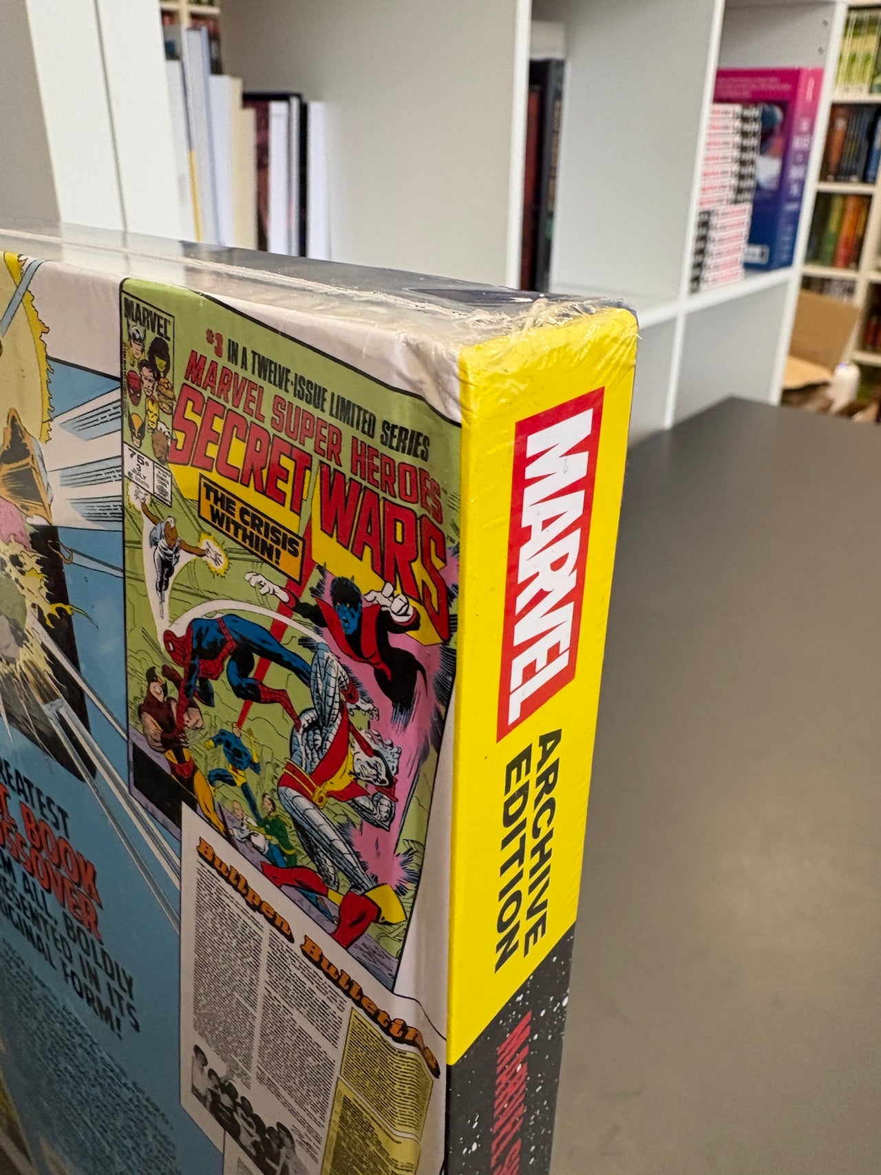 MARVEL ARCHIVE EDITION: MARVEL SUPER HEROES SECRET WARS GALLERY EDITION (DENTED)