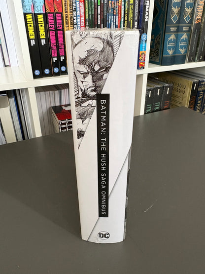 Batman: The Hush Saga Omnibus (DENTED)