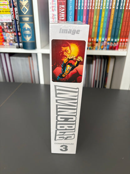 INVINCIBLE COMPENDIUM VOL. 3 (DENTED)