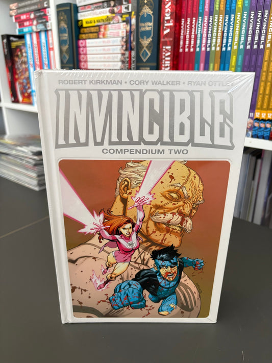 INVINCIBLE COMPENDIUM VOL. 2 (DENTED)