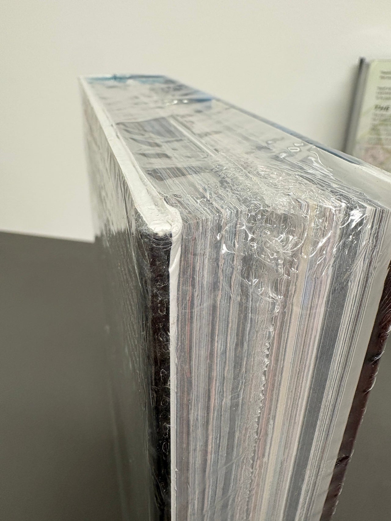 AVENGERS BY JONATHAN HICKMAN OMNIBUS VOL. 2 (DENTED)