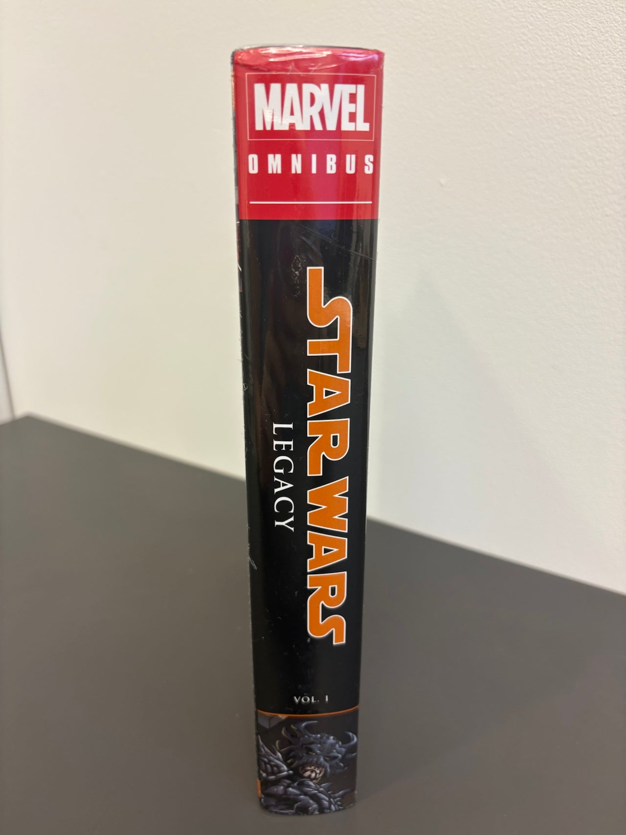 Star Wars Legends: Legacy Omnibus Vol. 1 (DENTED)