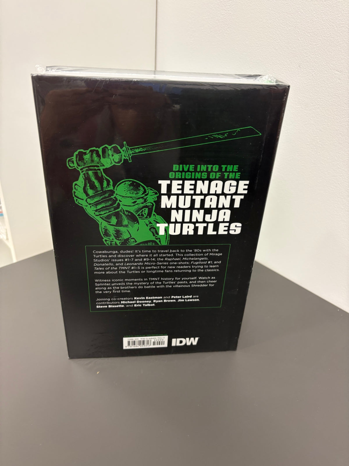 Teenage Mutant Ninja Turtles Compendium, Vol. 1 (DENTED)