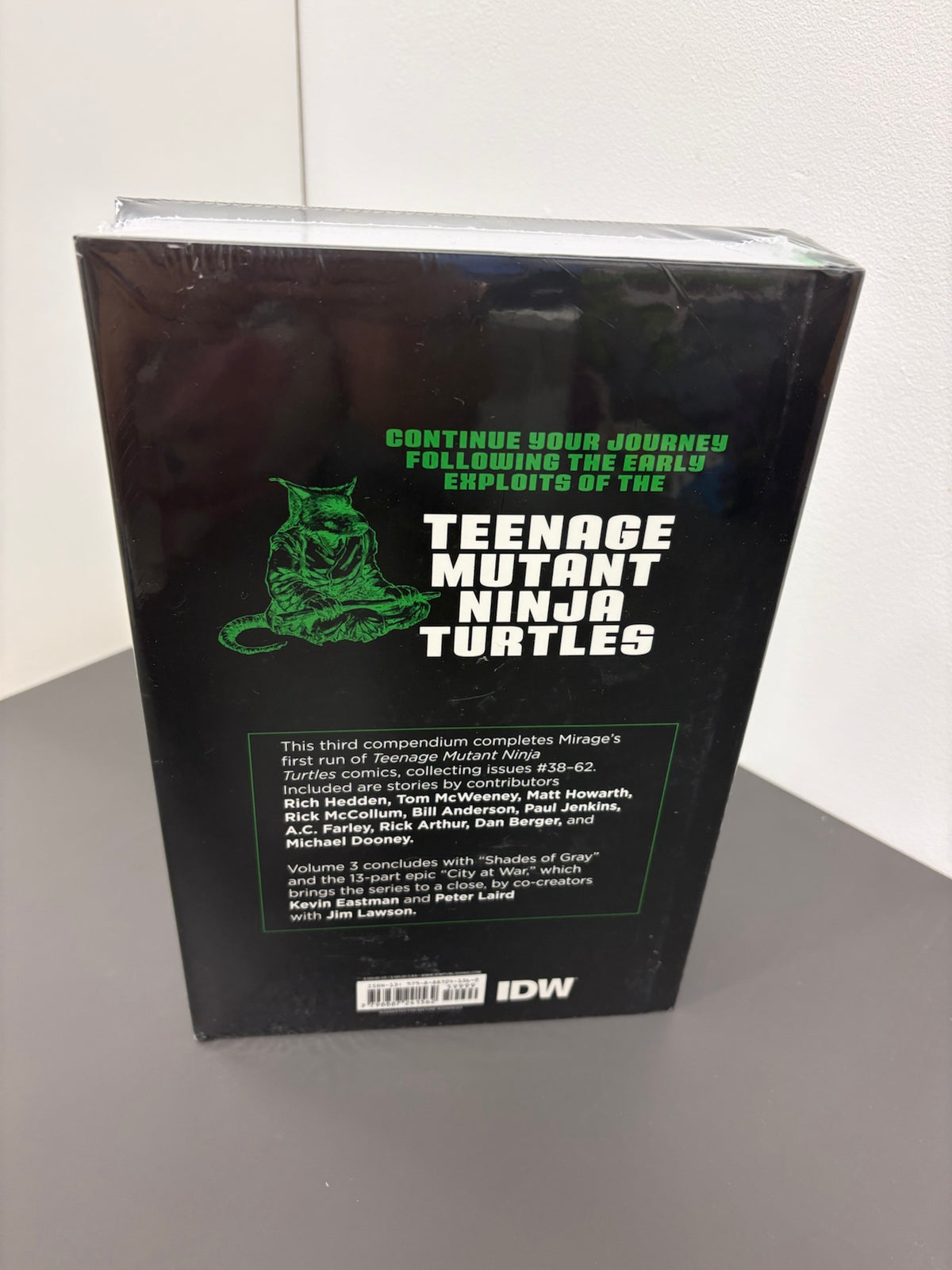Teenage Mutant Ninja Turtles Compendium, Vol. 3 (DENTED)