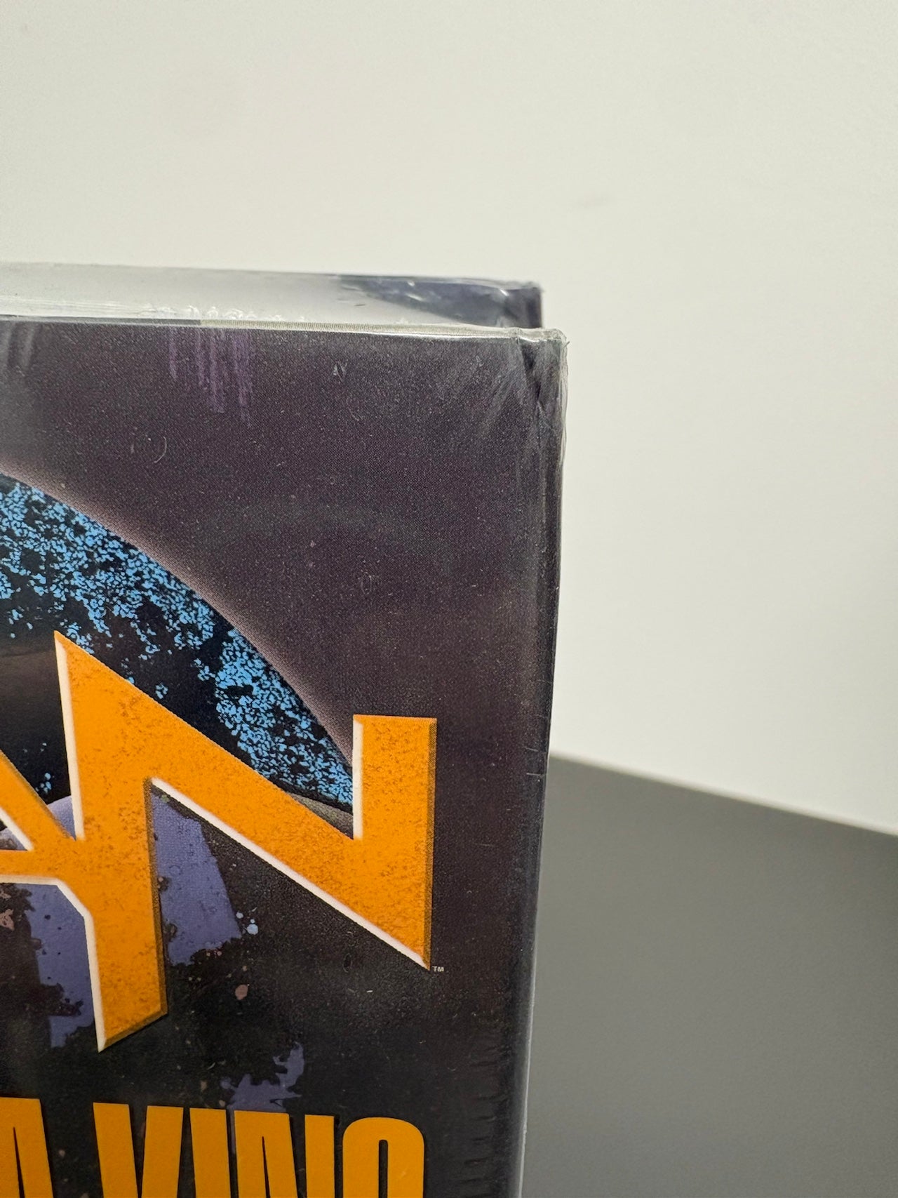 Batman by Tom King Omnibus Vol 1 (DENTED)