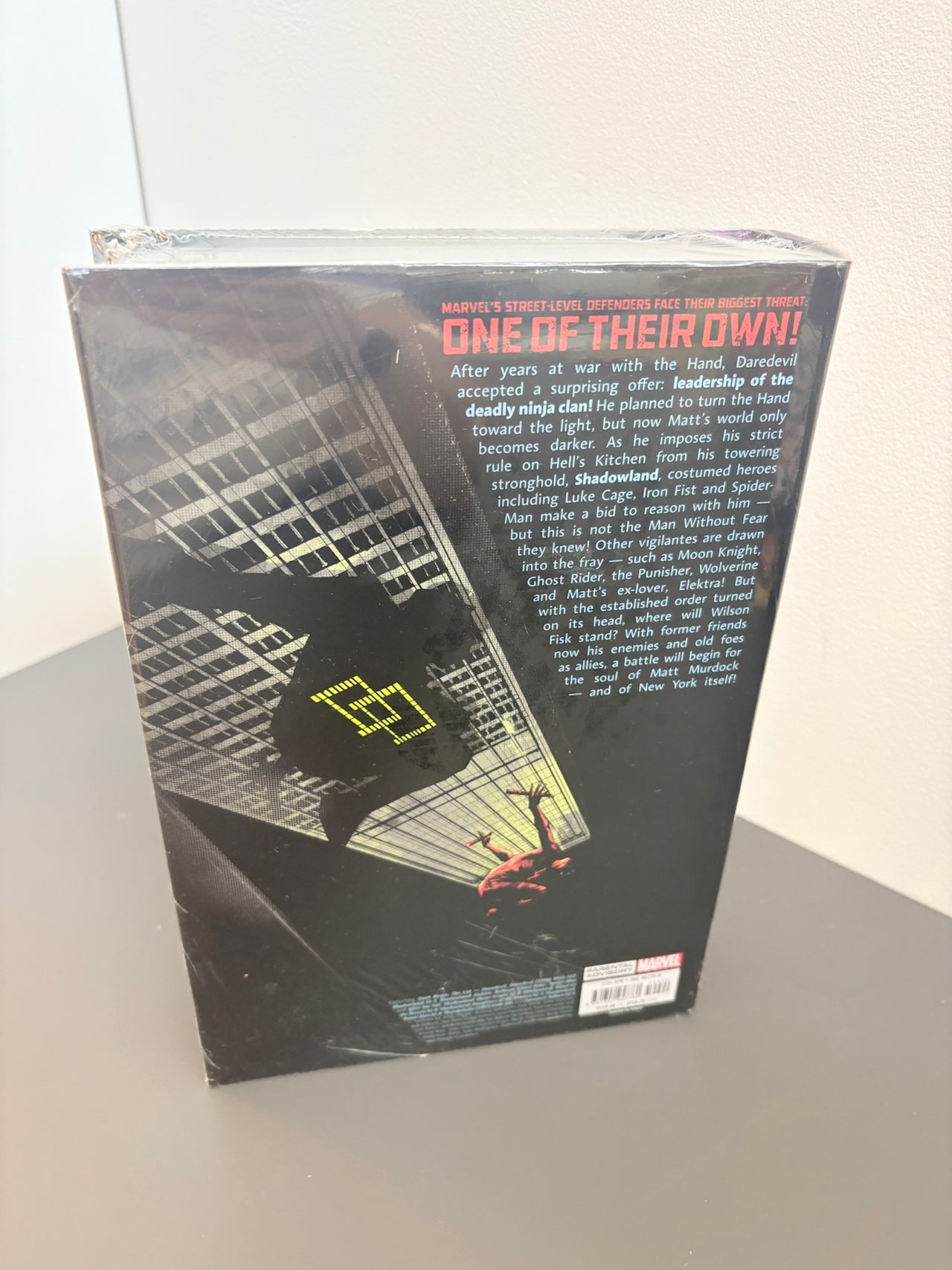 DAREDEVIL: SHADOWLAND OMNIBUS (DENTED)