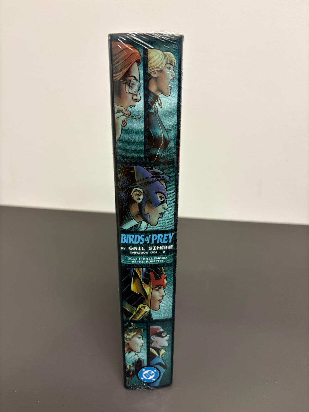 Birds of Prey by Gail Simone Omnibus Vol. 2 (DENTED)