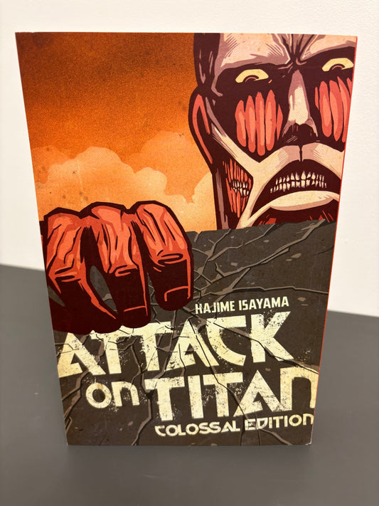 Attack on Titan: Colossal Edition 1 (DENTED)