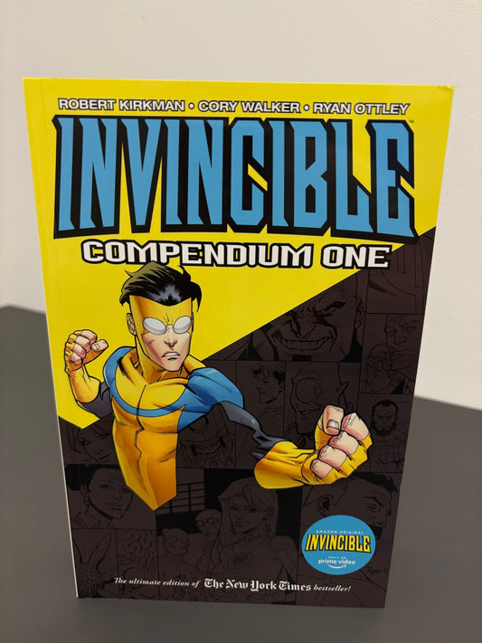 INVINCIBLE COMPENDIUM VOL. 1 (DENTED)