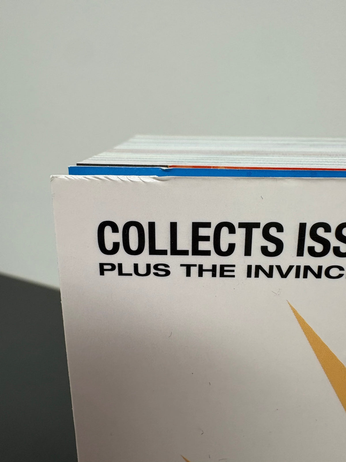 INVINCIBLE COMPENDIUM VOL. 1 (DENTED)