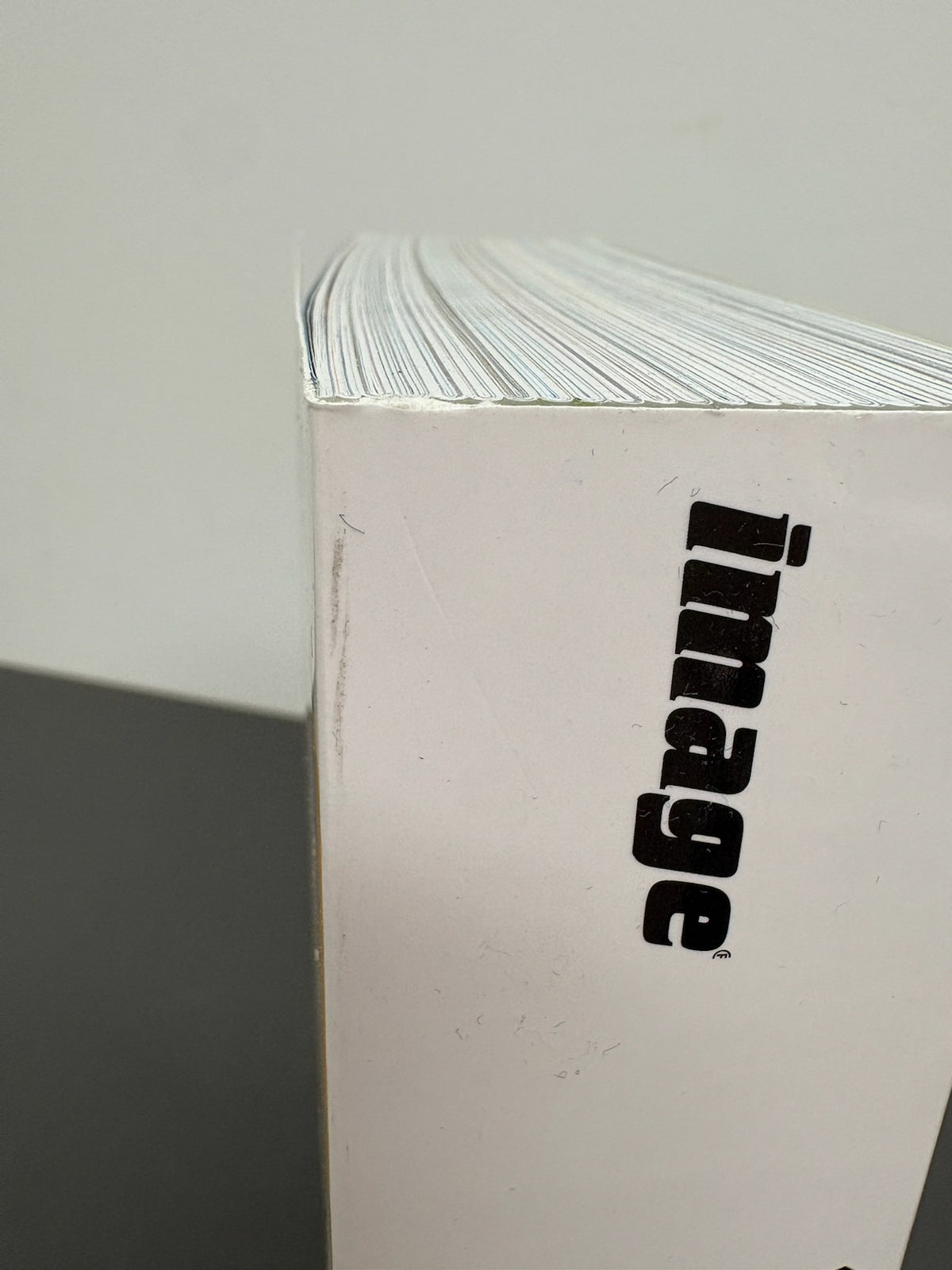 INVINCIBLE COMPENDIUM VOL. 1 (DENTED)