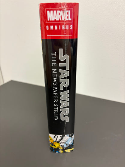 Star Wars Legends: The Newspaper Strips Omnibus (DENTED)
