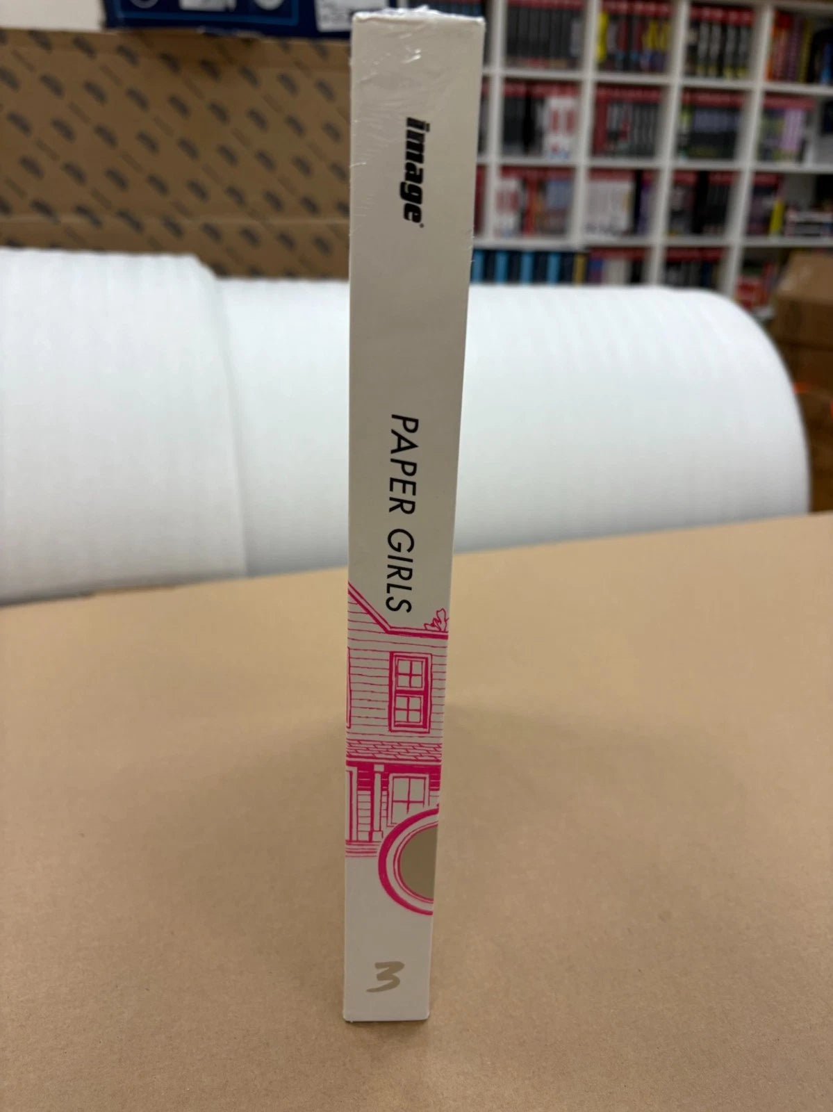 PAPER GIRLS DELUXE EDITION VOL. 3 (DENTED)