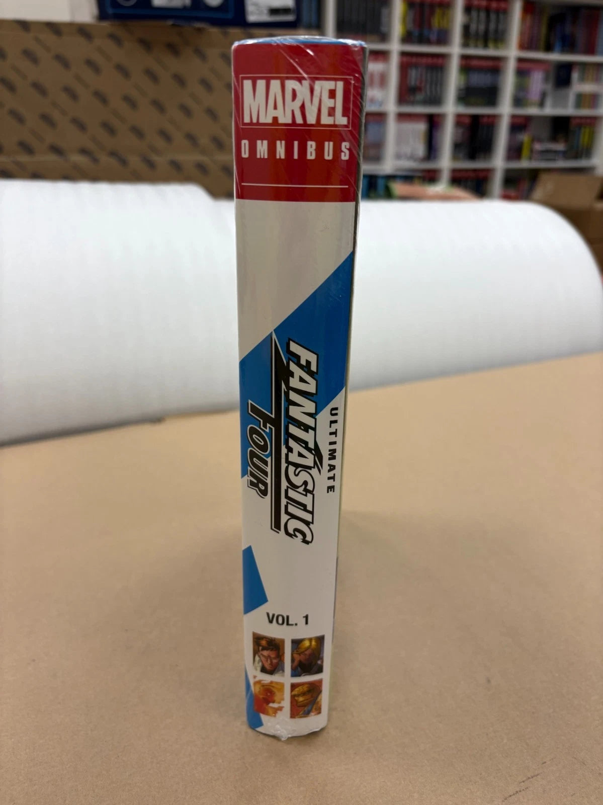 ULTIMATE FANTASTIC FOUR OMNIBUS VOL. 1 (DENTED)
