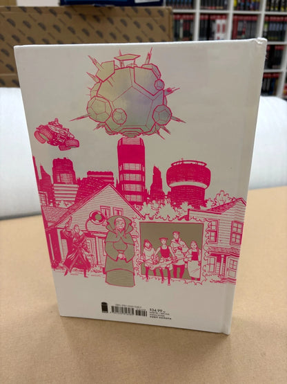 PAPER GIRLS DELUXE EDITION VOL. 3 (DENTED)