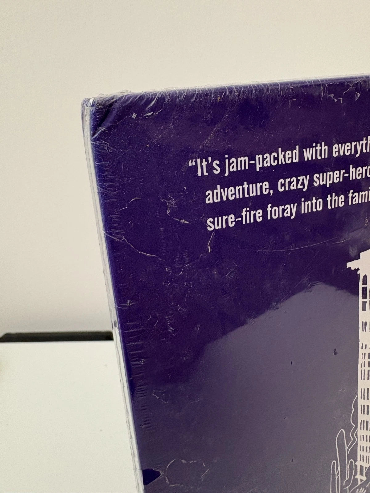 The Umbrella Academy Library Edition Volume 3: Hotel Oblivion (DENTED)