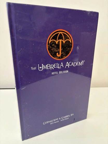 The Umbrella Academy Library Edition Volume 3: Hotel Oblivion (DENTED)